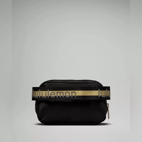 Rare LuluLemon Belt Bag - Picture 3 of 7